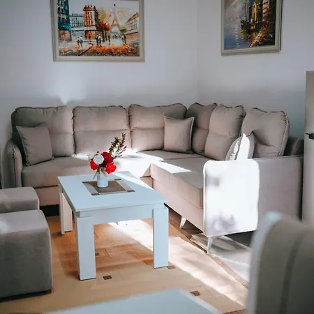 Bloom Villa&apartments Apartamento Tirana