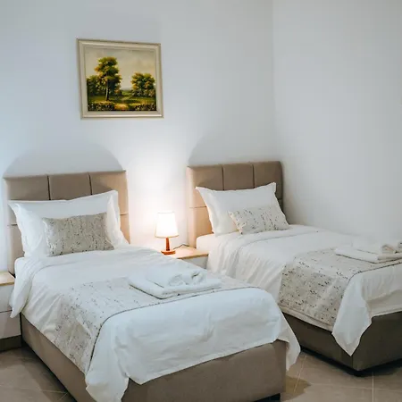 Bloom Villa&apartments ティラナ