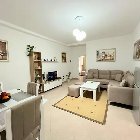 Bloom Villa&apartments *